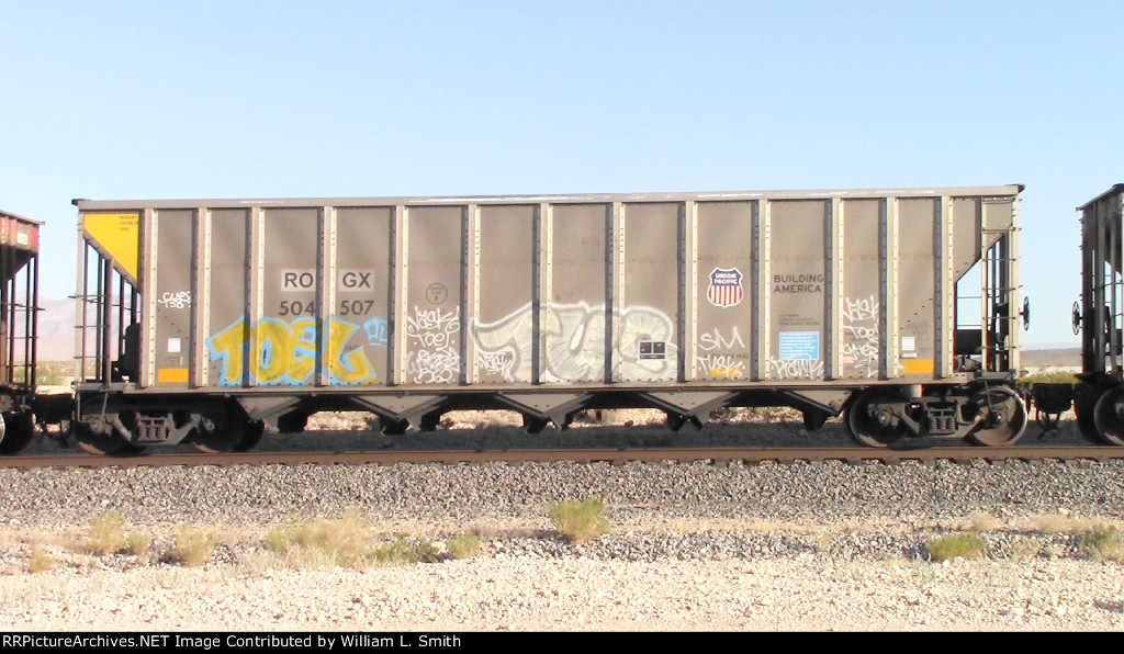 WB Unit Loaded Hooper Frt at Erie NV W-MdTrnSlv-Pshrs -106